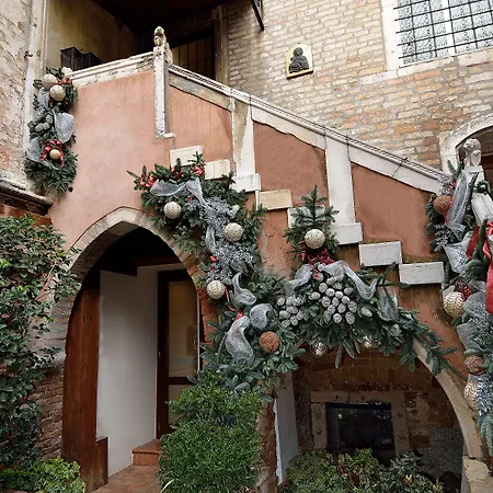 招待所 帕拉佐欧多尼酒店 4*