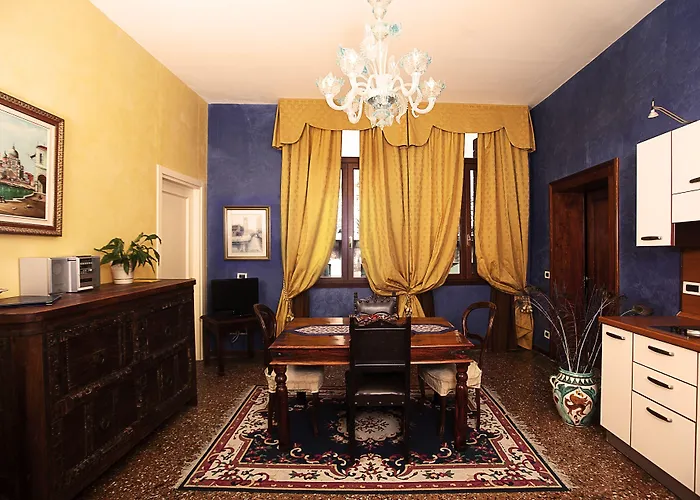 Affittacamere Palazzo Odoni 4*