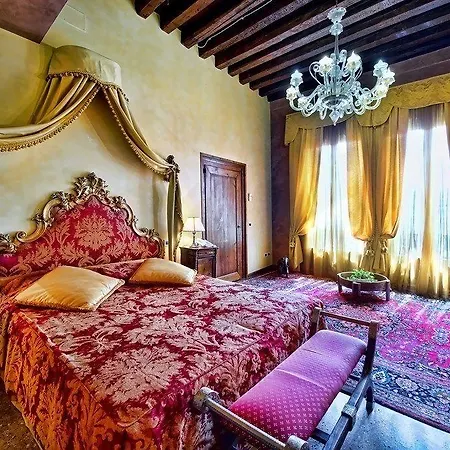 Πανσιόν Palazzo Odoni 4*